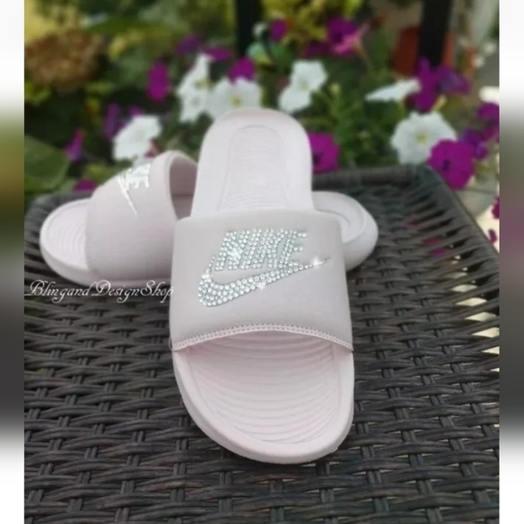 Bling Women Nike Sandals Victori One Slides Pink Custom with Crystal Rhinestones - Picture 3 of 6